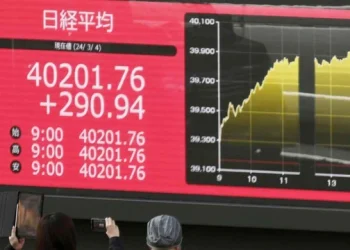 Canh bạc của Warren Buffett khiến Nhật Bản lần đầu tiên trong lịch sử rơi vào cảnh khó xử